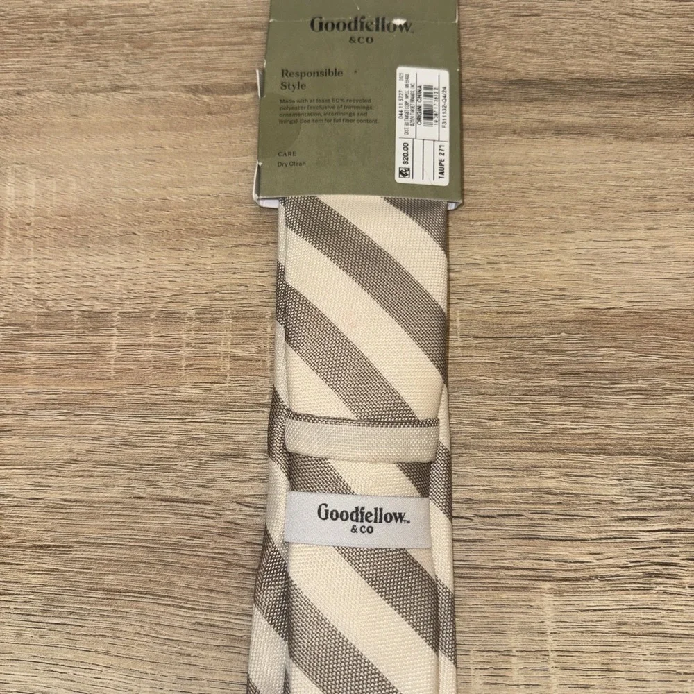 NWT Goodfellow & Co Solid Satin Neck Tie‎ – Taupe Stripe – 58